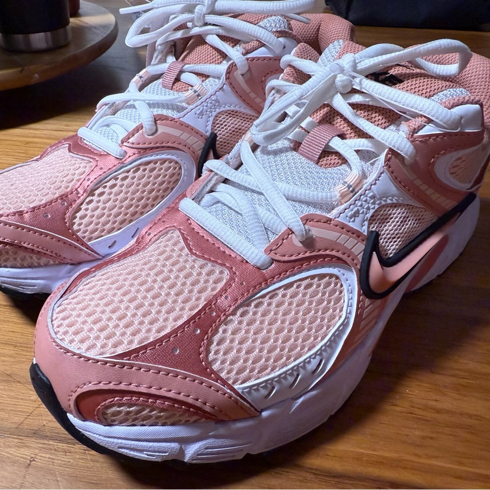 Nike Women's Pink White and Black Mesh Running Sneakers - Picture 2 of 9